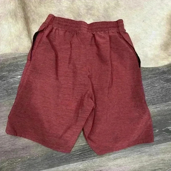 Adidas Climalite Maroon Men’s Athletic Shorts Size Medium Breathable - Picture 2 of 6
